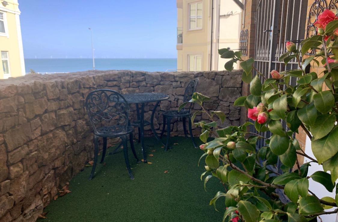 Ffynonn Wen Villa Rhôs-on-Sea Екстериор снимка
