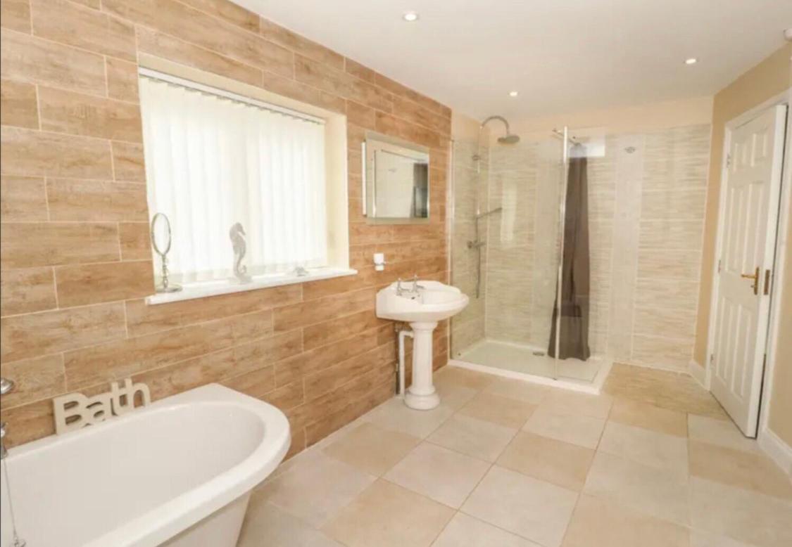 Ffynonn Wen Villa Rhôs-on-Sea Екстериор снимка